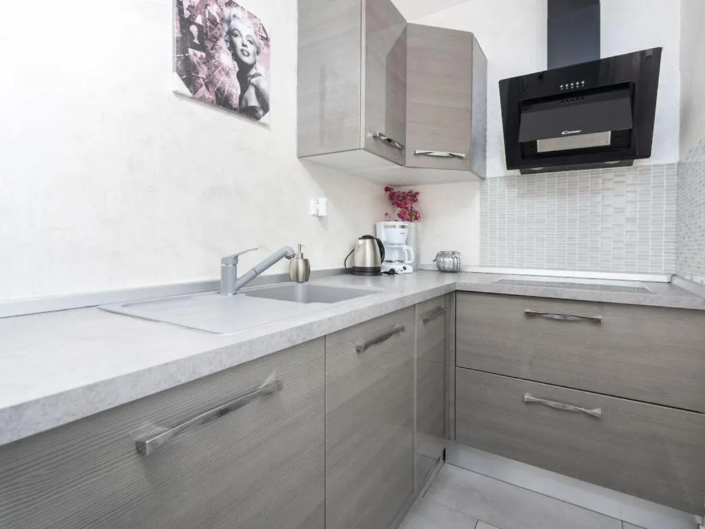 Holiday home Donatella Comfortable Holiday Residence Karpinjan