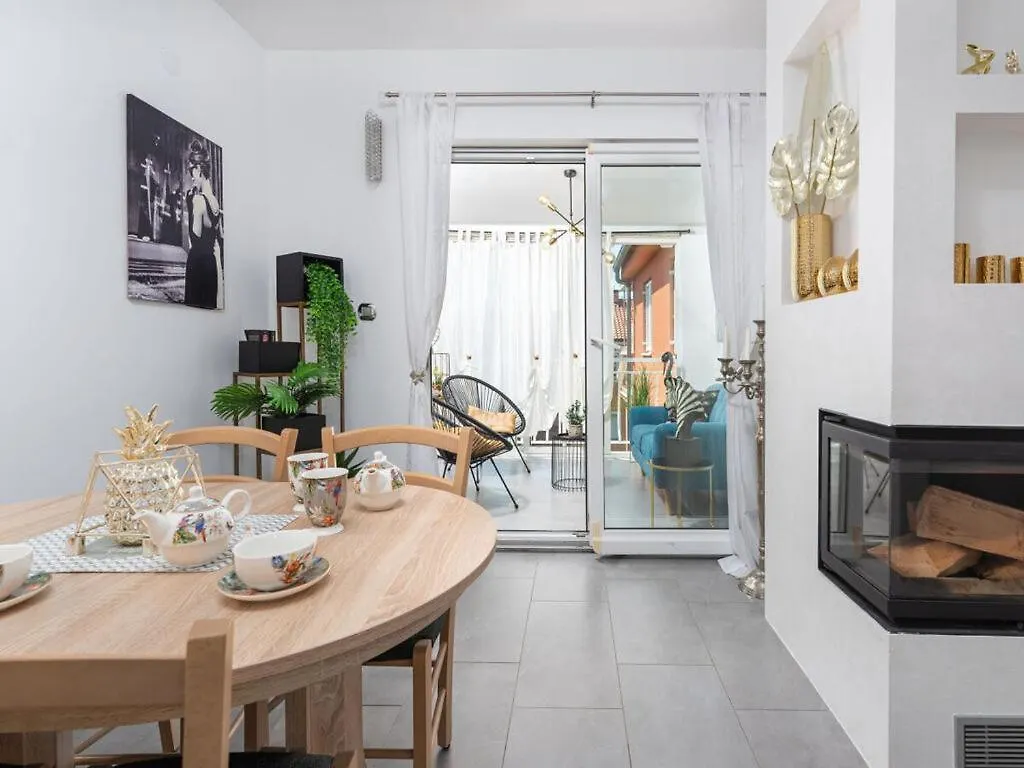 Donatella Comfortable Holiday Residence Karpinjan Holiday home